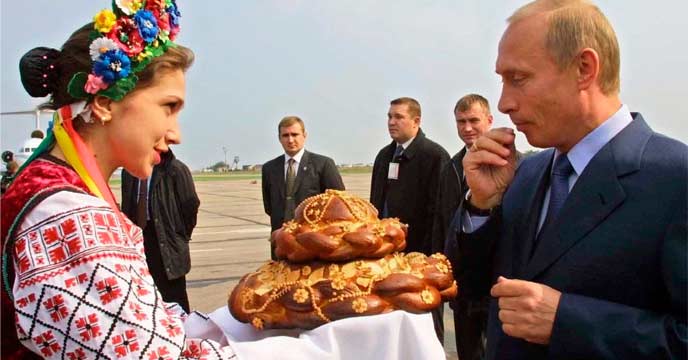 Putin threatens to give the West an appropriate response when the time comes