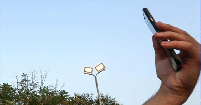 teenager died selfie with a smartphone in his hand