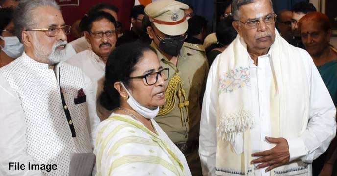 Mamata Banerjee meets governor La ganesan