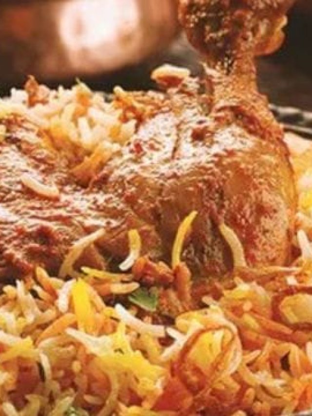 Durga Puja: ঠাঁটবাট বাবুয়ানি, প্লেটে থাক শাহী বিরিয়ানি