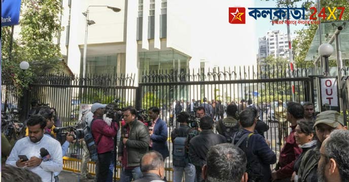 মুম্বইয়ের পর ব্রিটিশ ব্রডকাস্টিং কর্পোরেশন অর্থাৎ বিবিসির (BBC) দিল্লি অফিসেও আয়কর বিভাগের 'সমীক্ষা অভিযান' বৃহস্পতিবার সন্ধ্যায় শেষ হয়েছে।