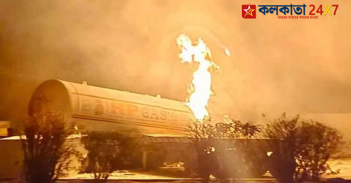 gas tanker and truck on National Highway in Ajmer