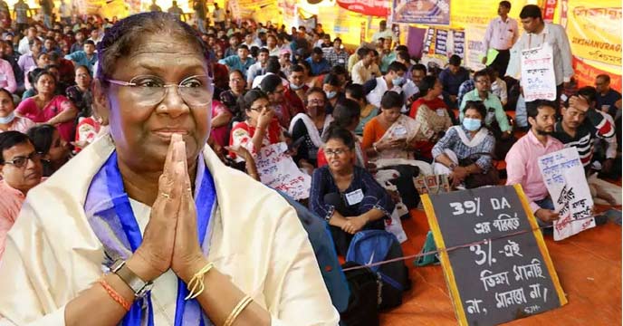 Protesters holding placards and shouting slogans during the DA movement on President Draupadi Murmu's Kolkata visit.