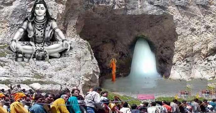 Devotees on Amarnath Yatra