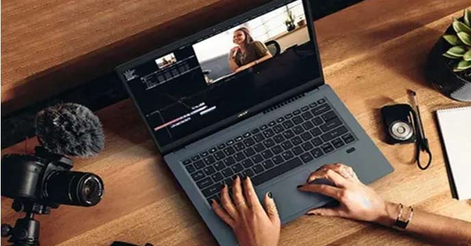 Get Up to 11 Hours of Battery Life with This Long-Lasting Laptop