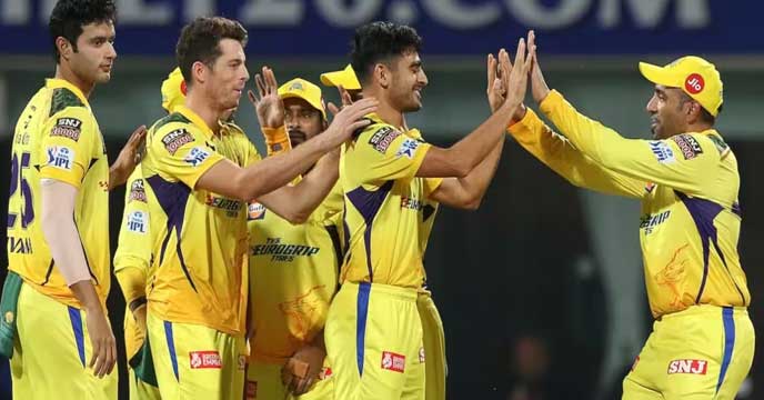 MI vs CSK match report - Mumbai Indians beat Chennai Super Kings by 5 wickets