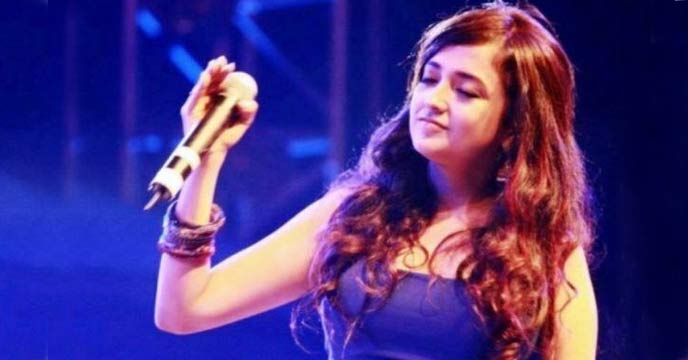 Monali Tagore's Prideful Stage Performance Goes Viral with Stunning Picture
