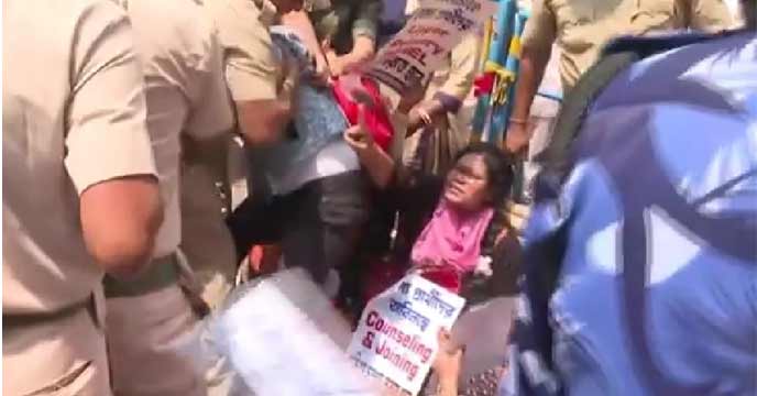 The police forcibly removed the procession demanding the appointment of SSC