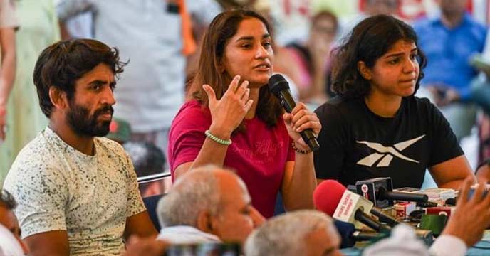 Bajrang Punia and Sakshi Malik Seek Meeting with Anurag Thakur