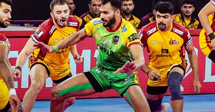 Patna Pirates Dominates Telugu Titans with a 50-28 Win in Pro Kabaddi League 10