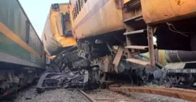Two Goods Trains Collide in Uttar Pradesh