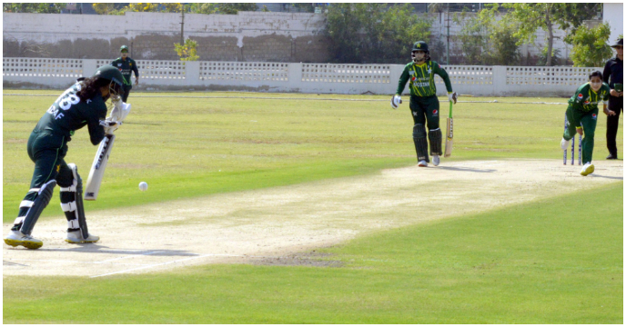 two pakistan cricket stars involving in car accident