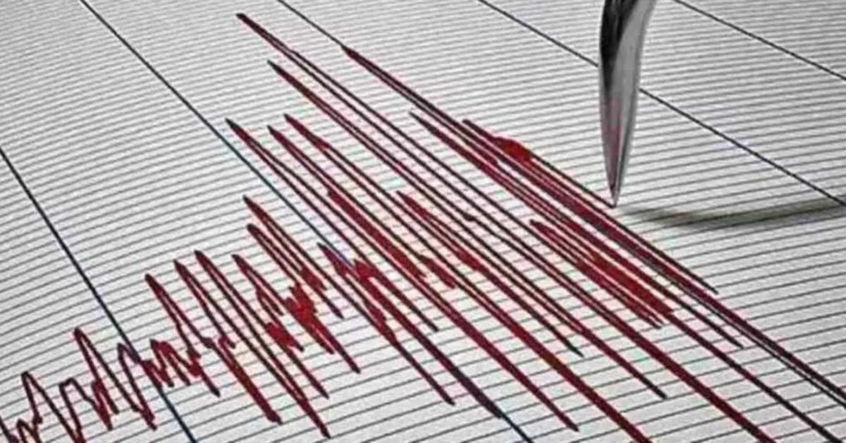 Earthquake Strikes Again, Locals Flee Their Homes in Panic