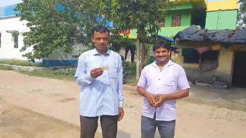 Anand Sardar of Khatra of Bankura won crores of rupees by buying a lottery ticket of 60 rupees