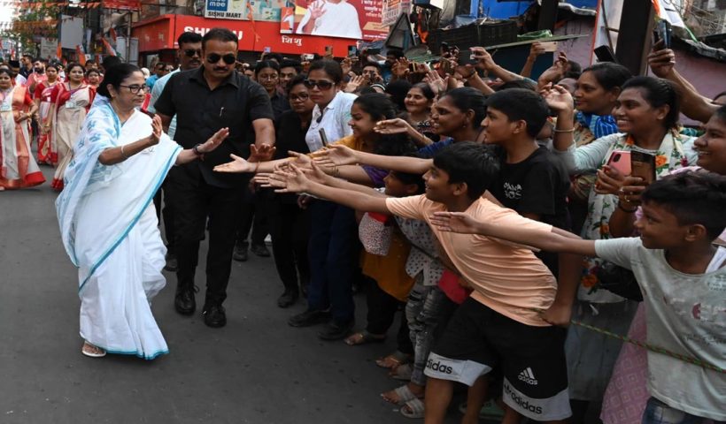 when will mamata banerjee start campaigning in north and south kolkata and diamond harbor lok sabha constituencies, এবার 'ঘরের মাঠে'র খেলায় বড় তোড়জোড় মমতার, বিশেষ পরিকল্পনা অভিষেকের জন্য