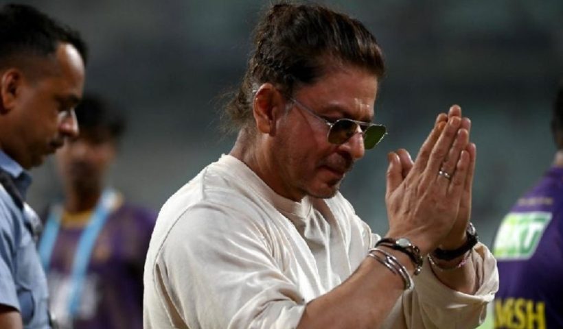 shah rukh khan hugged kkr player even after defeat