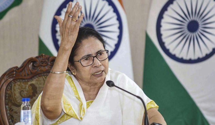 Mamata Banerjee ordered TMC councilors and policemen to stop greed for hawkers ,