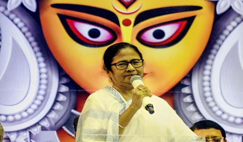 mamata banerjee says 85 thousand rupees will be given to pujo committees, আরও দরাজ মমতা, এবার পুজো অনুদান বেড়ে ৮৫ হাজার টাকা