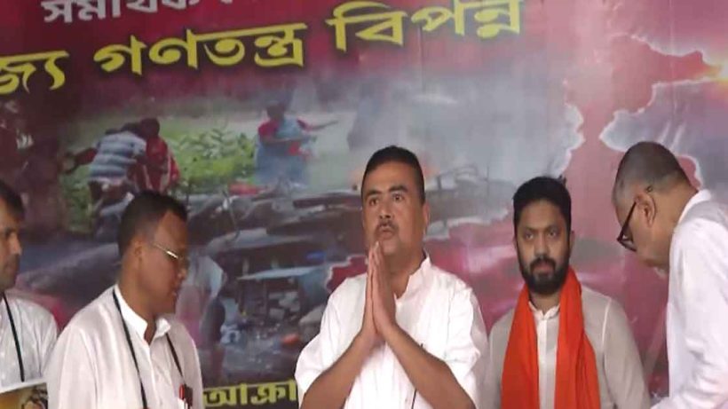 Subhendu Adhilkeri at Dharna mancha near Rajbhavan Kolkata