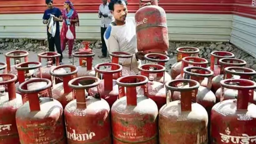 19Kg Cylinder Prices Hiked By Rs 15.5-16.5 From Dec-1; LPG Up By Rs 173 In 5 Months; Check Rates Read more at: https://www.goodreturns.in/news/lpg-prices-19kg-cylinder-prices-hiked-by-rs-15-5-rs-16-5-december-2024-lpg-up-by-rs-173-in-5-months-1391189.html
