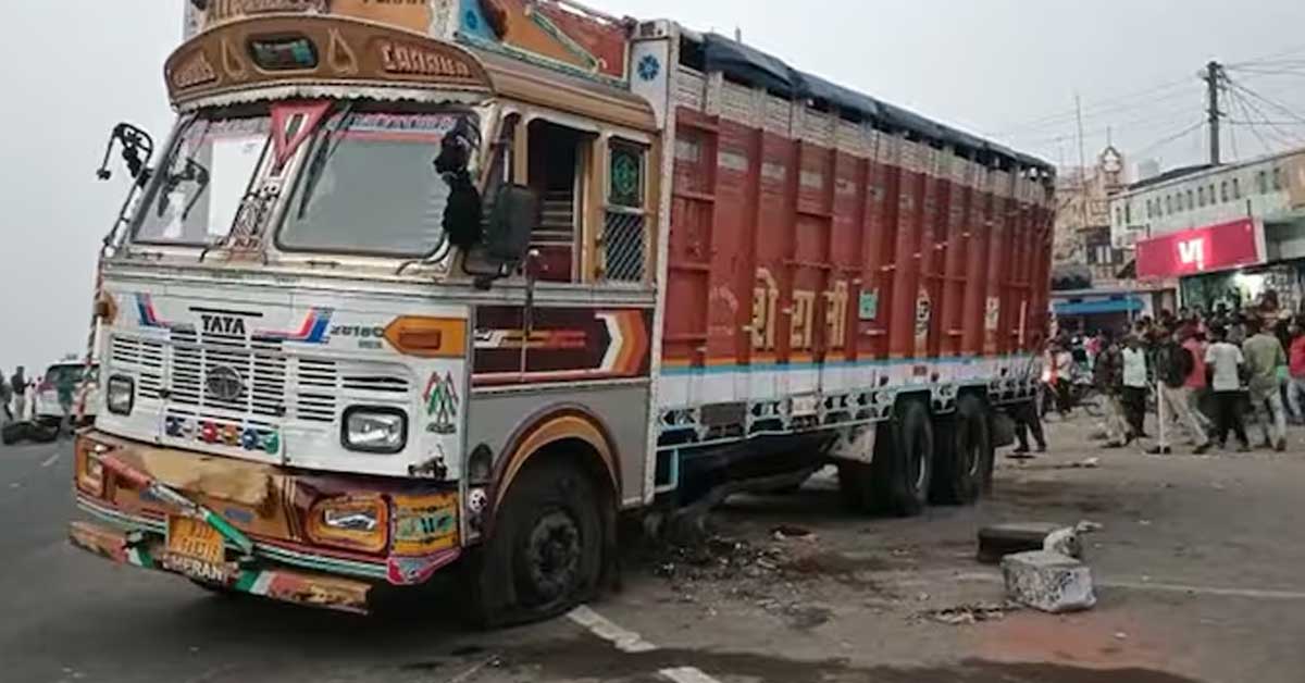Accident on Belgharia Expressway Leaves 3 People Injured