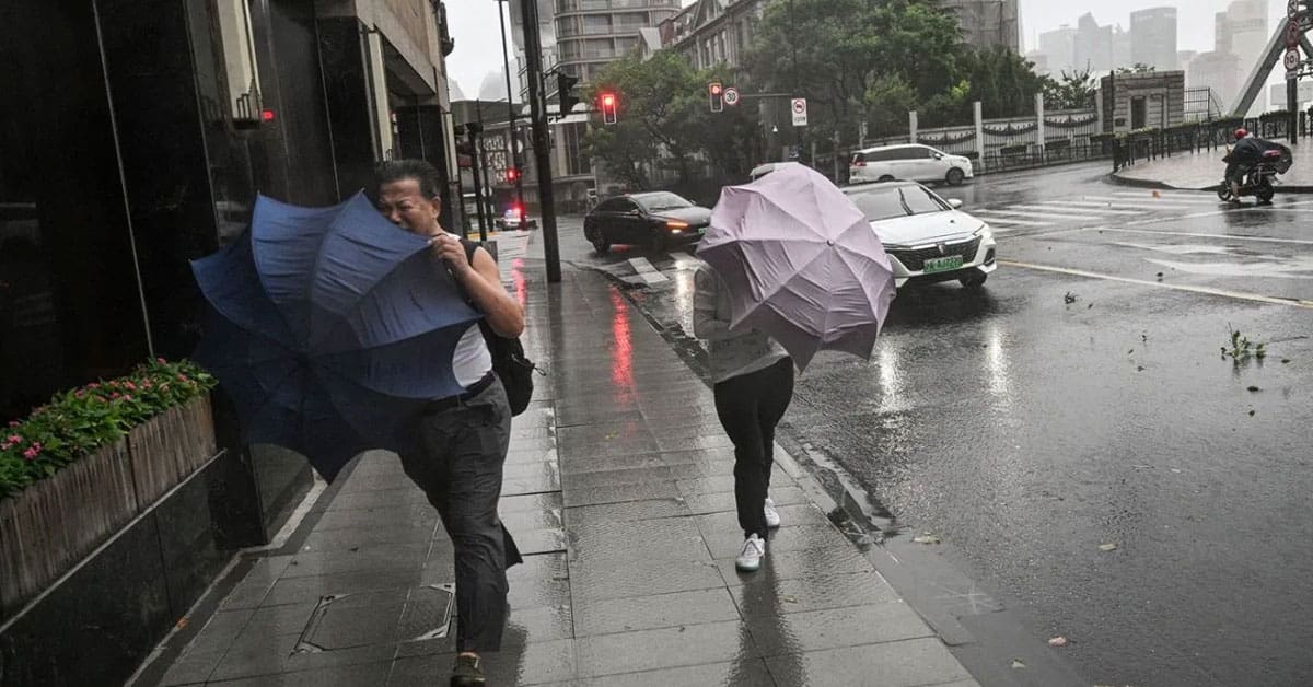 Typhoon Bebinca hits Shanghai
