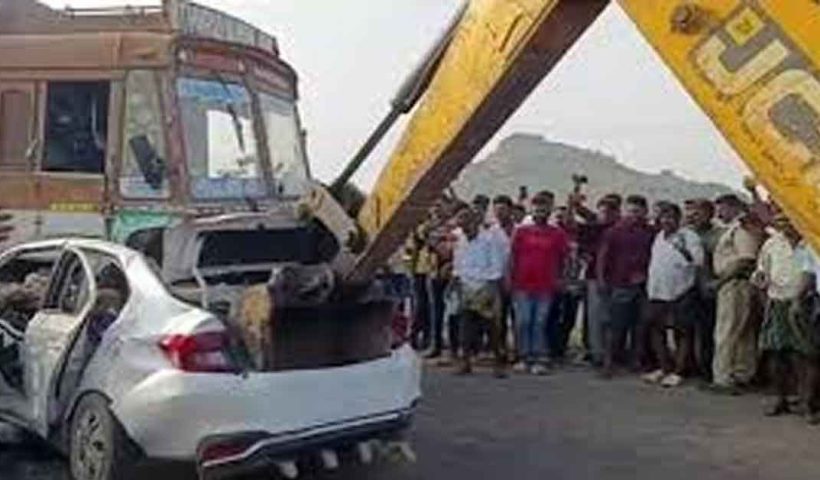 Road accident in Andhra pradesh seven Iscon member died