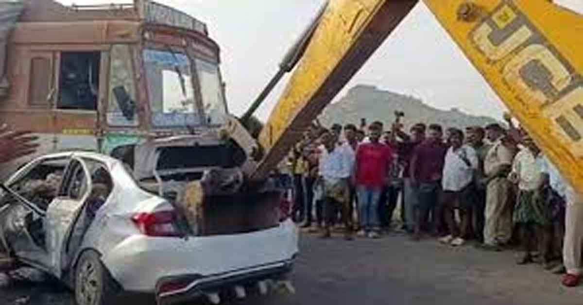 Road accident in Andhra pradesh seven Iscon member died