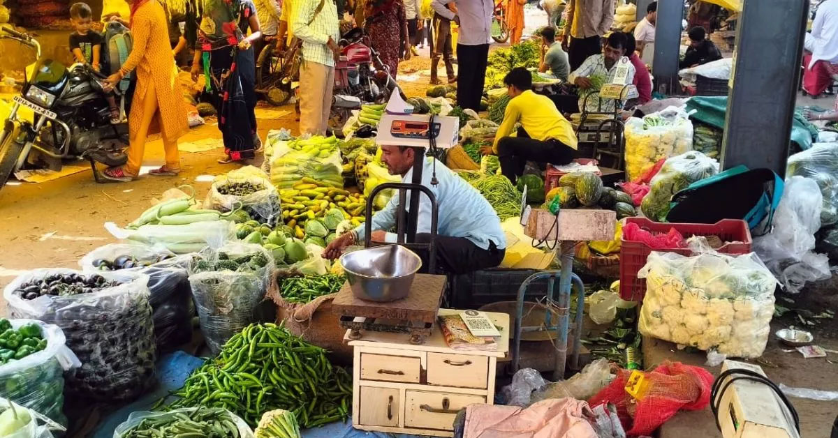 Vegetable Prices in Kolkata See Significant Fluctuations Amid Market Changes