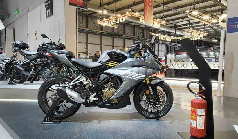 Hero Karizma XMR 210 spotted