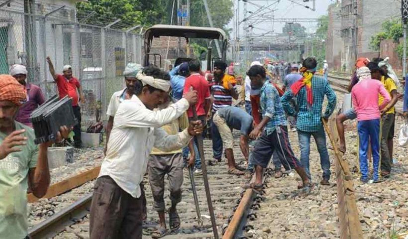 A crack appeared on the railway track before Bongaon Station, causing a prolonged halt in train services