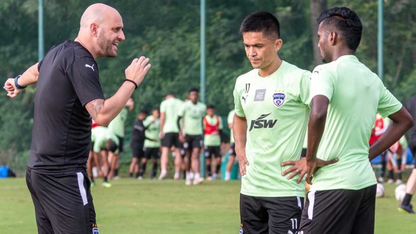 Gerard Zaragoza with team