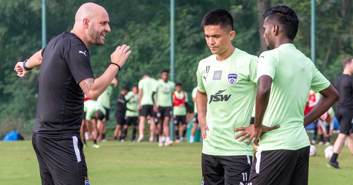 Gerard Zaragoza with team