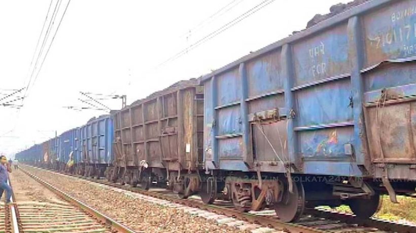Major Train Mishap Averted: Coal-Laden Goods Train Detaches at Chandrakona Road