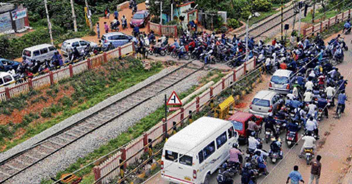 Hefty Fine for Violating Railway Signal Rules While Crossing Tracks!