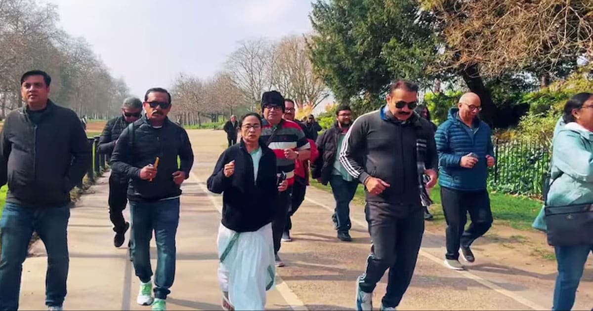 Mamata Banerjee Silences Protestors with Powerful Speech at Oxford