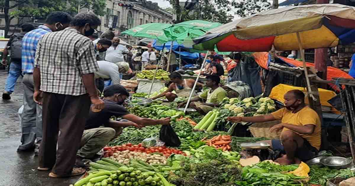 kolkata-todays-vegetable-price-on-28-august-2025-skyrocketing-rates-after-heavy-rain