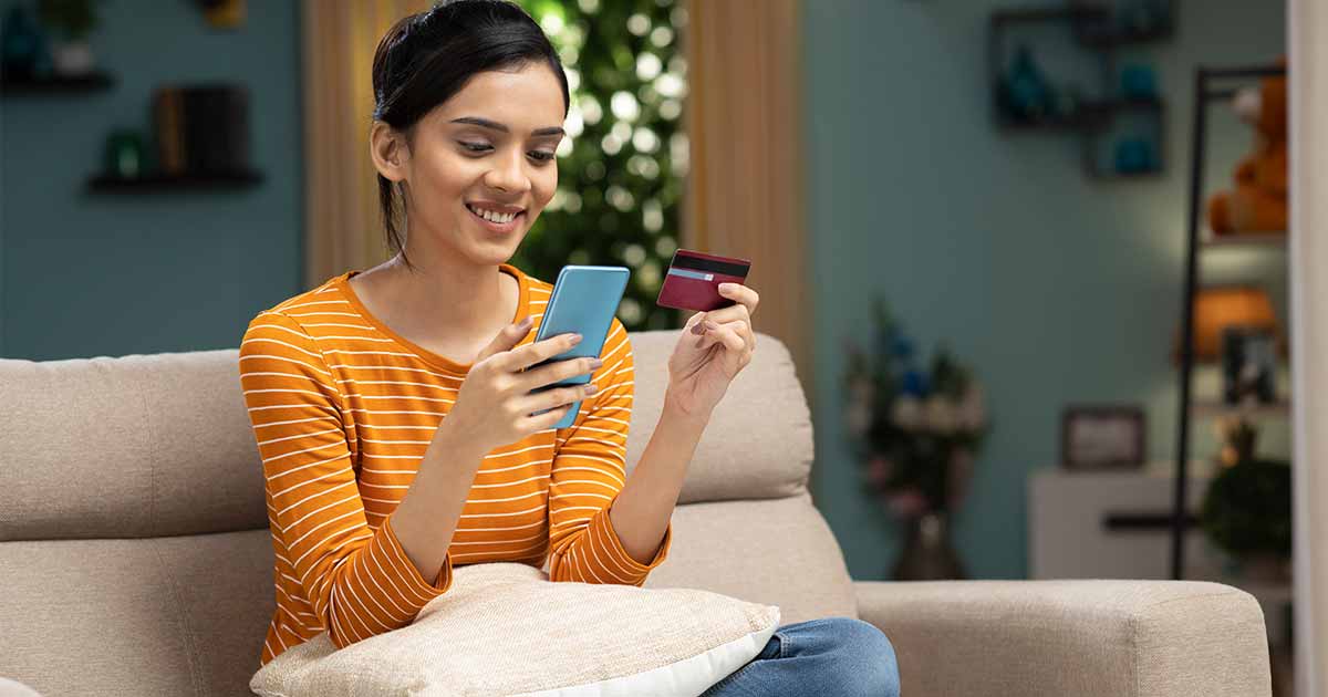 India’s Average Monthly Income girl