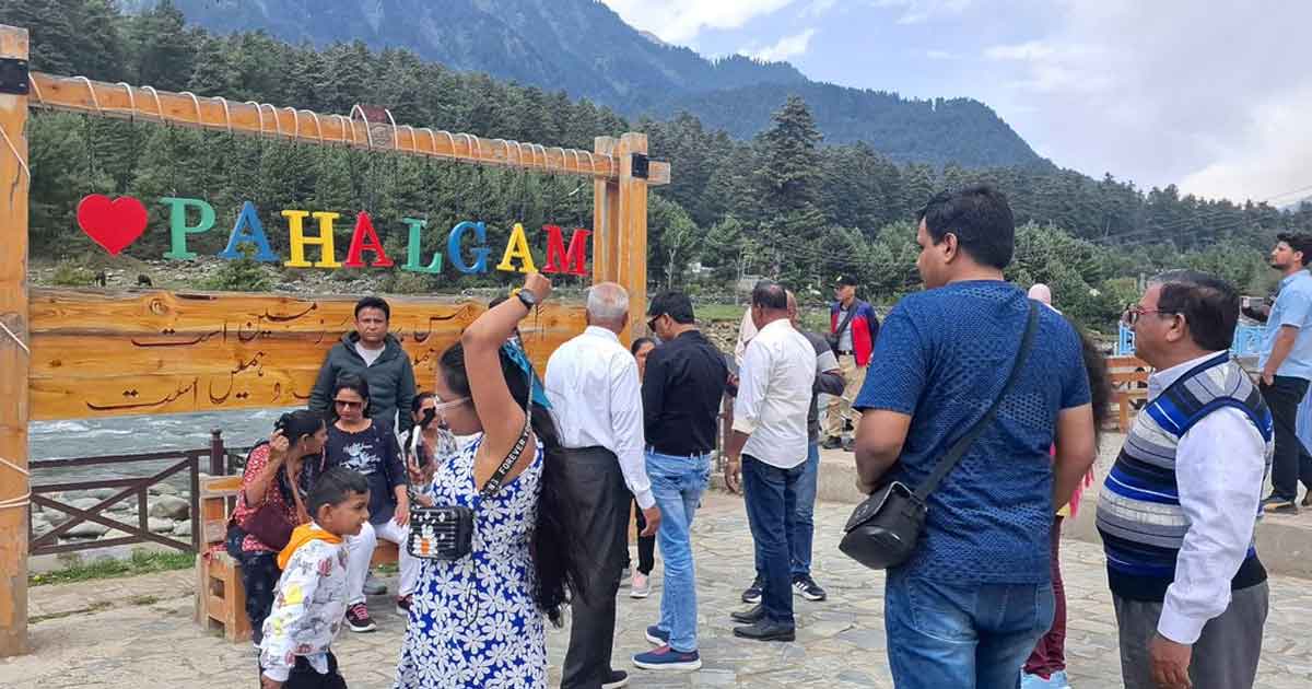 Tourists Return to Pahalgam