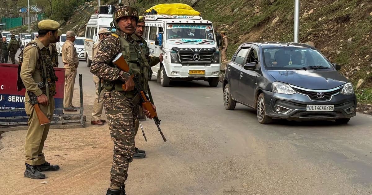 India Expels Pakistani Diplomats