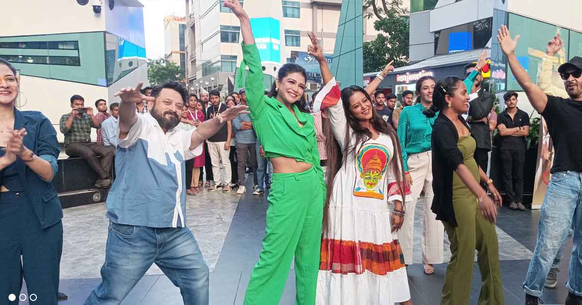 shibaprasad-mukherje-made-dance-step-on-song-of-aamar-boss