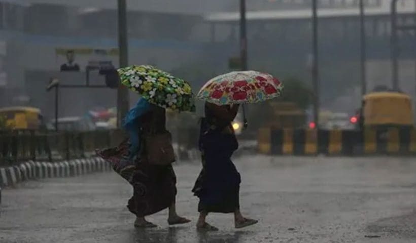 Mumbai Pummeled by Heavy Rain; Train Services Hit, Traffic Snarls Under Red Alert
