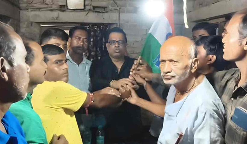 BJP Faces Setback in Suvendu Adhikari’s Stronghold as 20 Active Families Join TMC