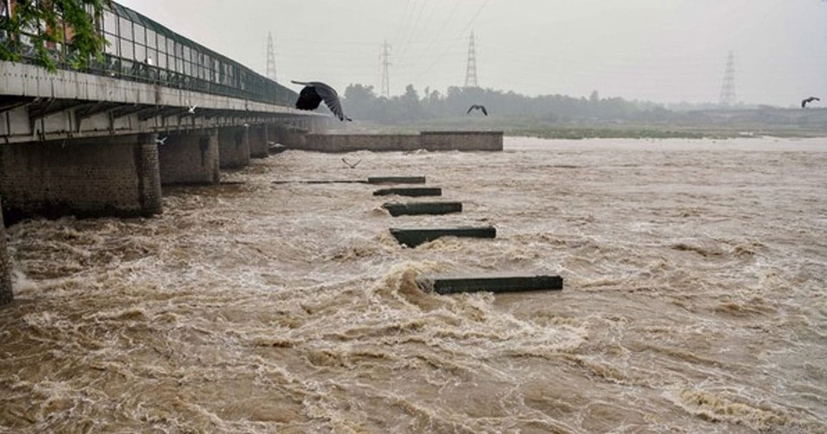 Yamuna crosses danger mark Delhi
