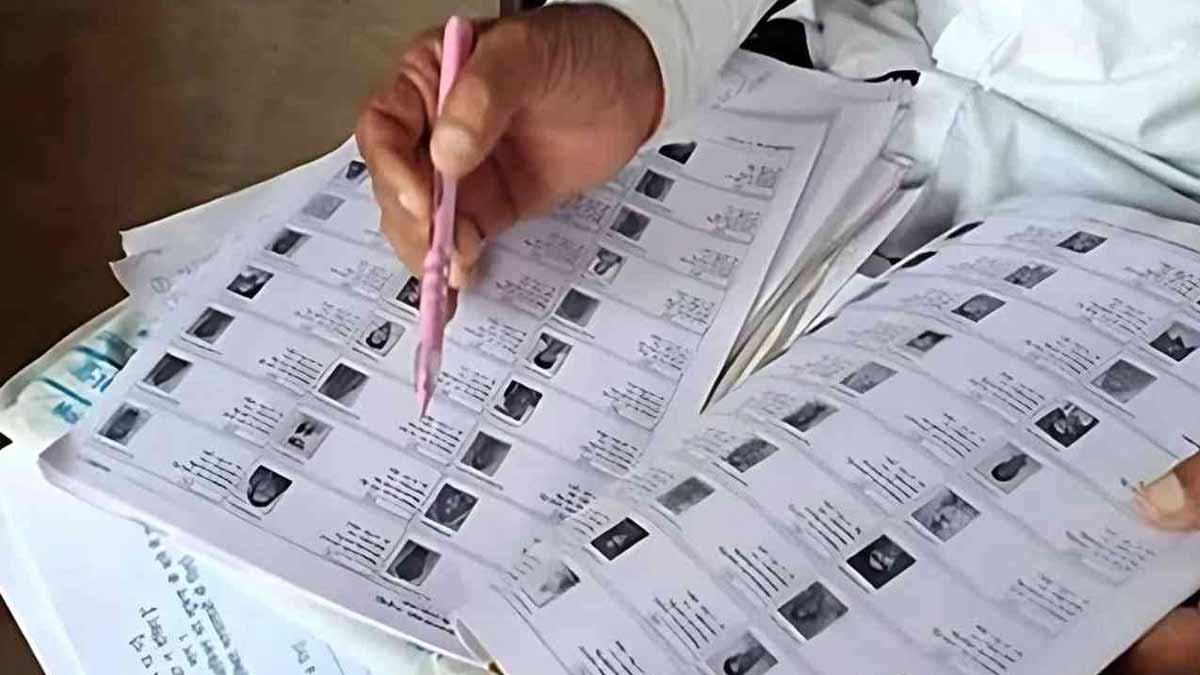 Kolkata Offices Overflow with Residents Seeking Birth Certificates Amid SIR Drive
