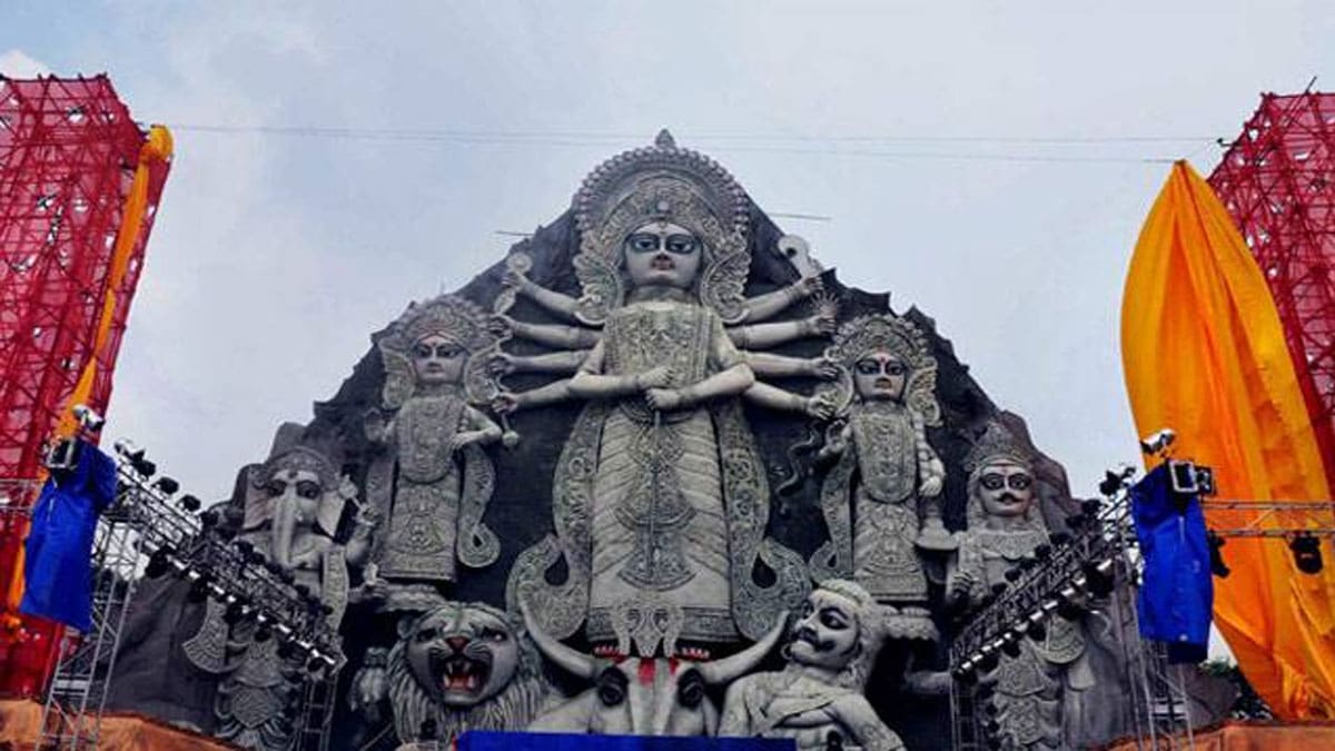 Pandal Incomplete, Deshapriya Park Puja Closed for Visitors on Friday