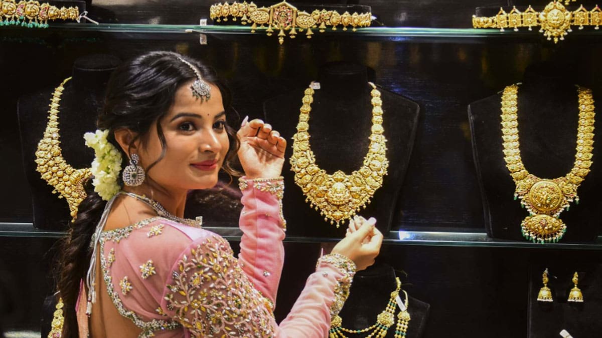November 30 Gold Price Alert: Kolkata’s 22-Carat and 24-Carat Rates