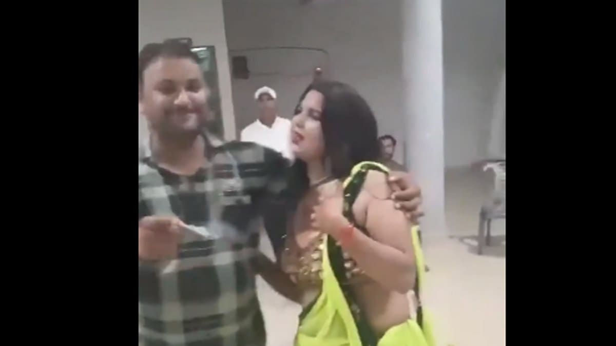 Viral video of police Drunk