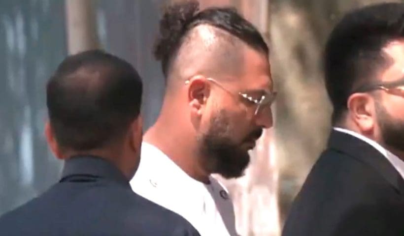 Yuvraj Singh at ed ofice