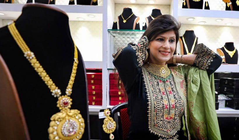 Kolkata Gold Watch: 22 and 24 Carat Prices See Sudden Shift